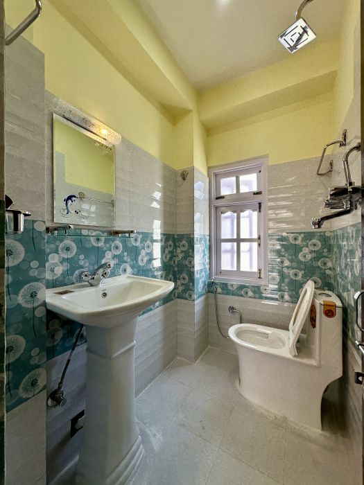 Triplex house on sale at Kadaghari