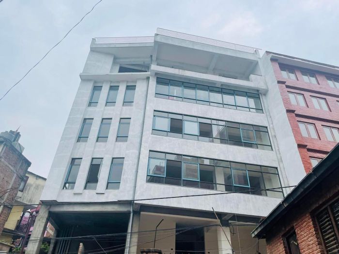New commercial building for rent in Teku