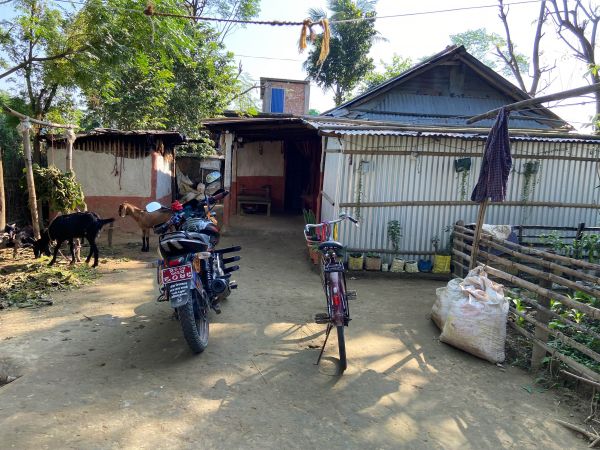 1 kaththa 3 aana land on sell in ramdhuni 8 inaruwa and house toilet free 