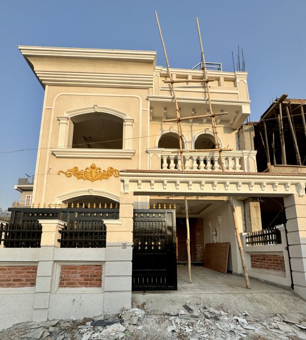 Duplex house on sale at Lasuntar