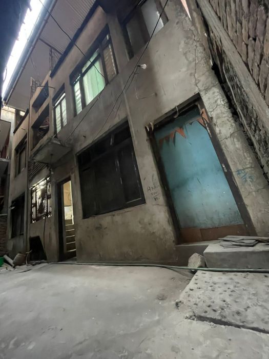 Old house on sale in Dharma chakra galli Bagbazar