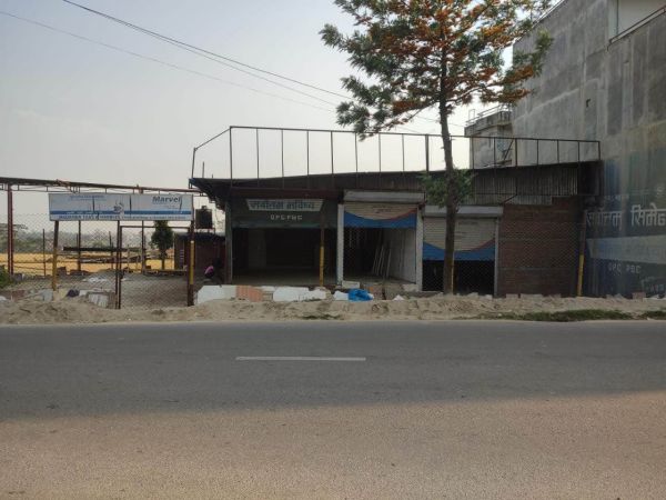 FOR RENT: Shutter + Trust Space On 12 Aana Land FOR RENT: Shutter + Trust Space On 12 Aana Land