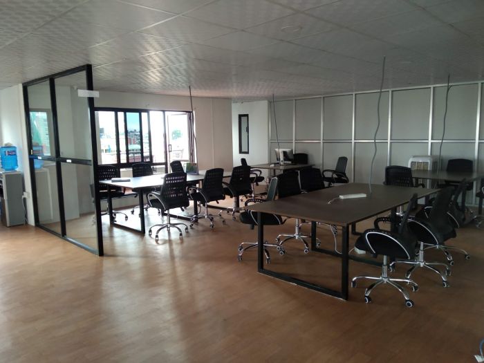 Full furnished office in rent at commercial building RB tower  lazimpant