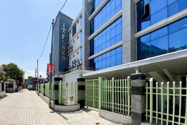 Workspaces, services and support to help you work better in Regus IT Plaza
