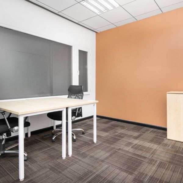 Workspaces, services and support to help you work better in Regus Trade Tower