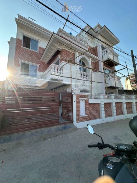6 bed house with 14 ft road on sale at Lasuntar, Budhanilkantha