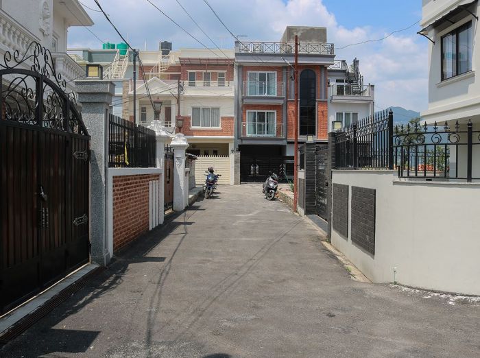 4 aana Land for Sale on Pitched Road at Golfutar