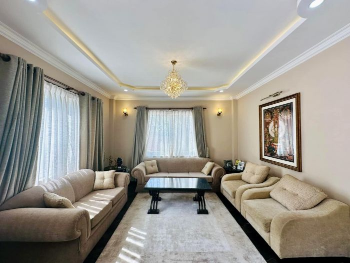 Bungalow on sale at Ganesh Chowk