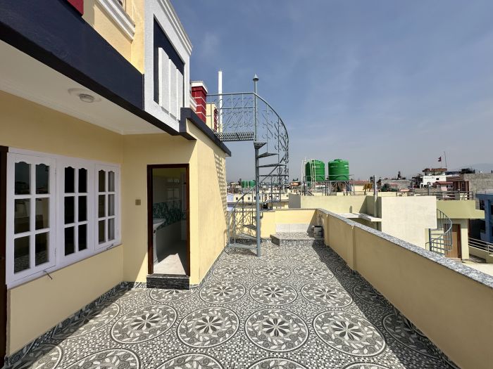 Triplex house on sale at Kadaghari
