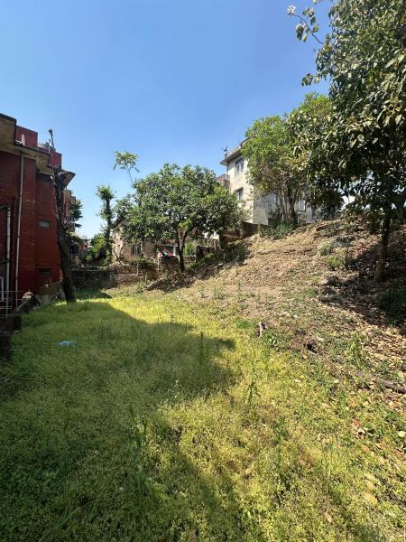 Land on sale at Hadigaun