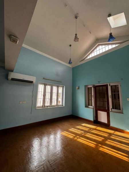 Semi-commercial House On Rent At Kupandol 