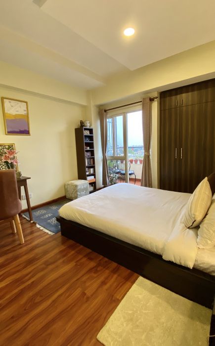 Luxurious fully furnished 3 BHK apartment for sale in Classic Tower