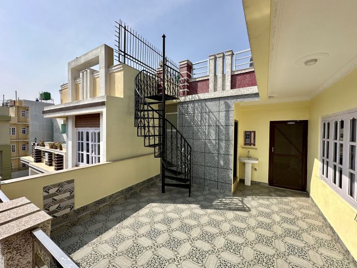 Triplex house on sale at Kadaghari