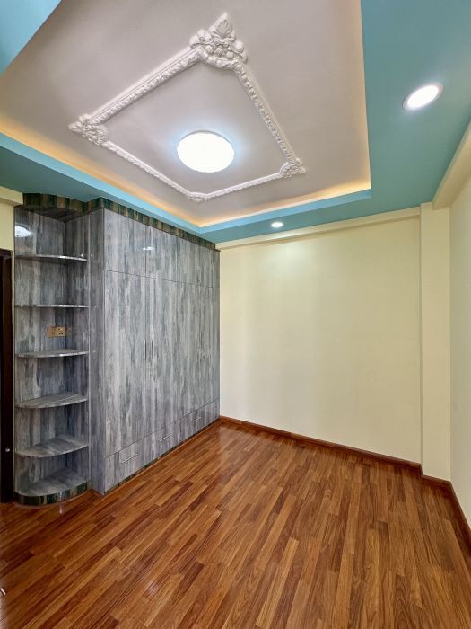 Triplex house on sale at Kadaghari