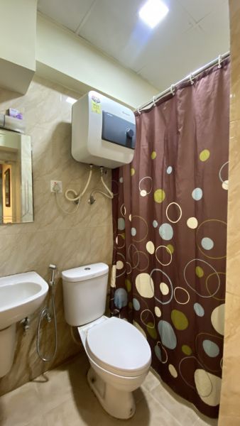 Luxurious fully furnished 3 BHK apartment for sale in Classic Tower