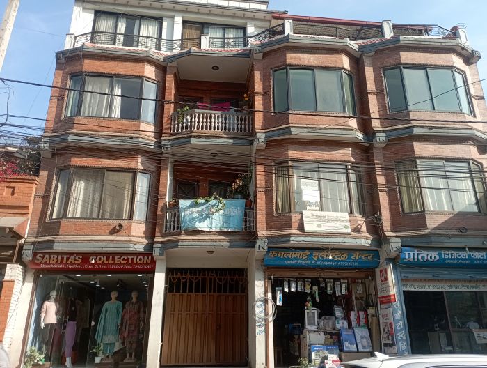House sale in main road dhumbhari pipalchock