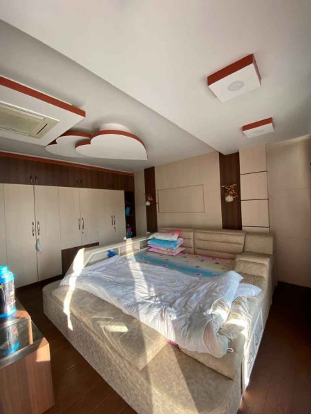 House For Sale, Hattiban