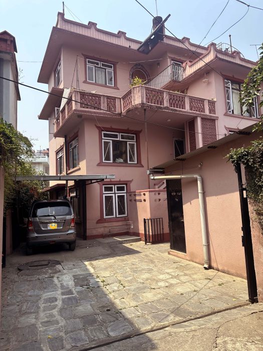 House for sale in Teku