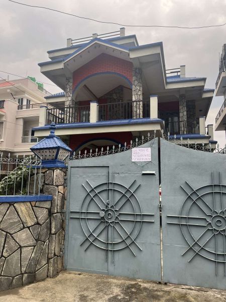 Beautiful House  in Pokhara (central location)